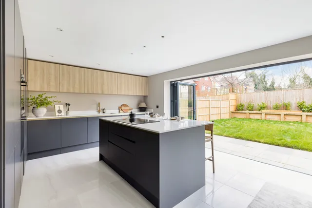 The Furlongs, Tadworth, KT20