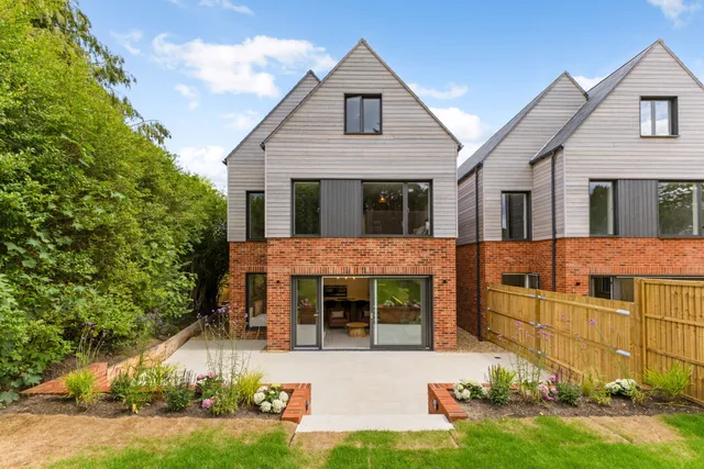 London Road, Liphook, GU30