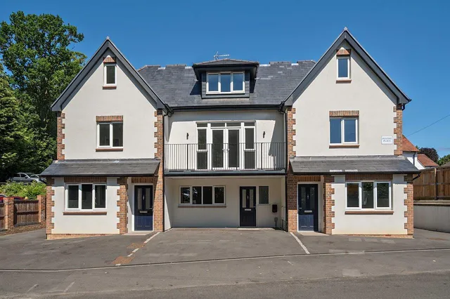 Barford Lane, Churt, Farnham, GU10