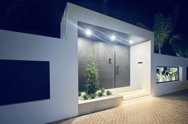 منازل Medhouses في سيوداد كويصادا، أليكانتي