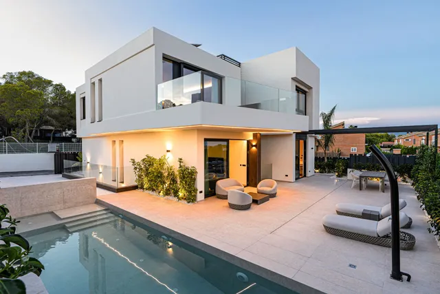 PSS HOMES in La Nucía, Alicante