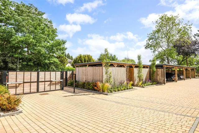 Winscombe Court, Kingswood, Tadworth
