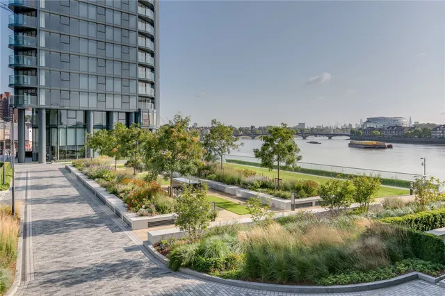 Chelsea Waterfront, Waterfront Drive, London