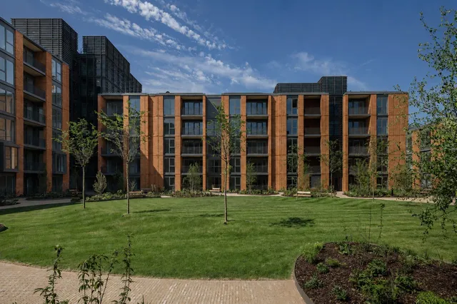 Hurlingham Waterfront, Herland Gardens, Carnwath Road