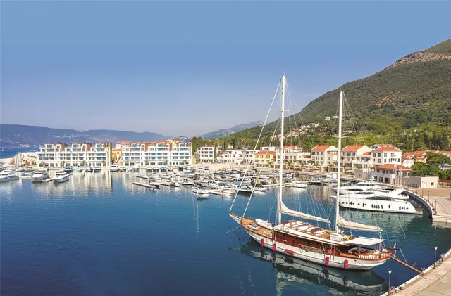 Portonovi, Vojna Kasarna Bb, Herceg Novi