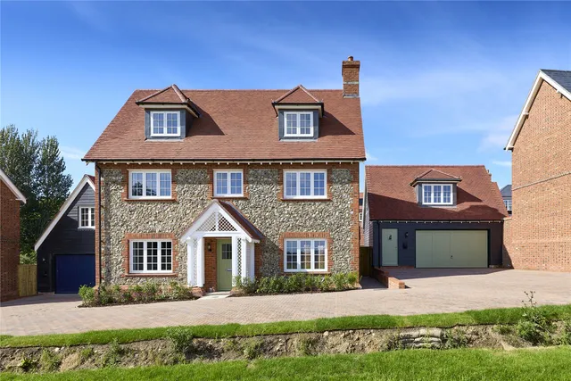 The Brooks, Clayhill Road, Burghfield Common, Reading