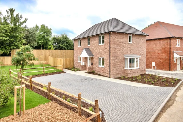 Oast House Place, Ash Road, Ash