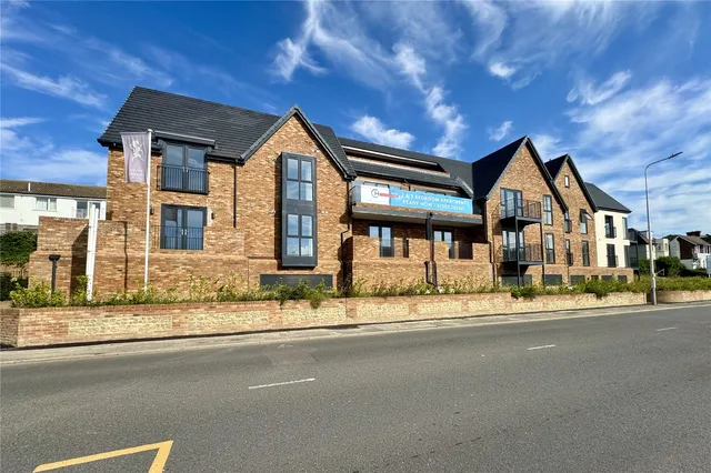 95, Cautley House, Seabrook Road, Hythe, Kent