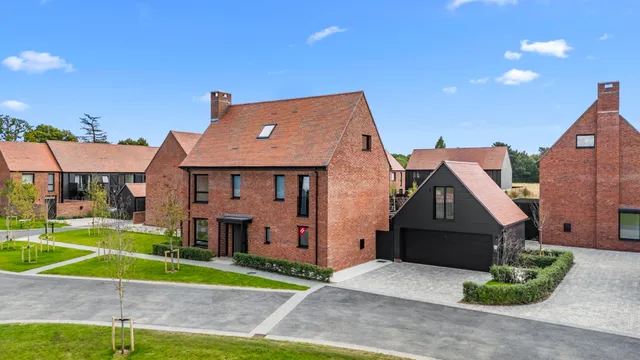 Barons Drive, Alfold, Cranleigh