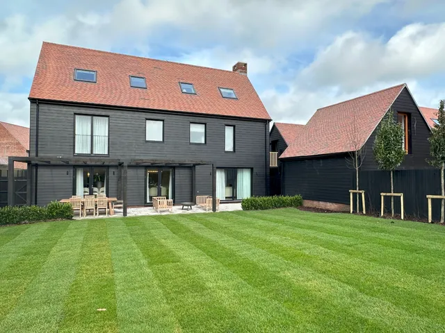 Barons Drive, Alfold, Cranleigh
