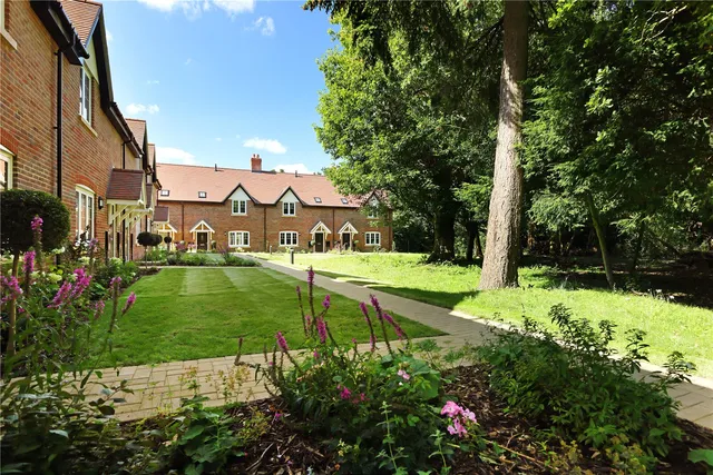 Binfield House, Hall Garden, Binfield