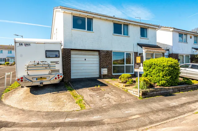 5 Springwood Drive, Bristol BS10 7PU