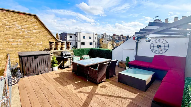 Lavender Hill, London, SW11