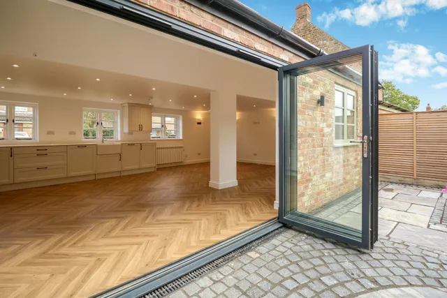 Hill View, Eydon, NN11