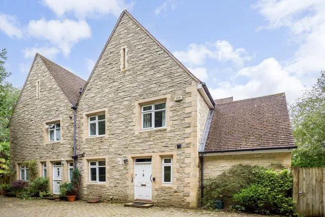 Church Hill, Nutfield, RH1