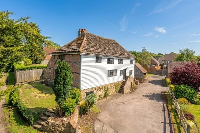 Easteds Lane, Southwater, RH13