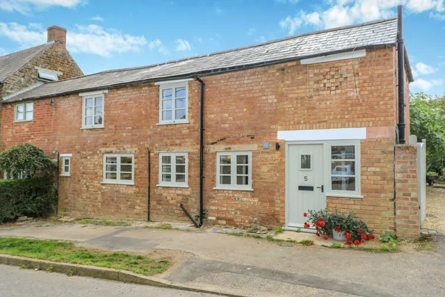 Hill View, Eydon, NN11