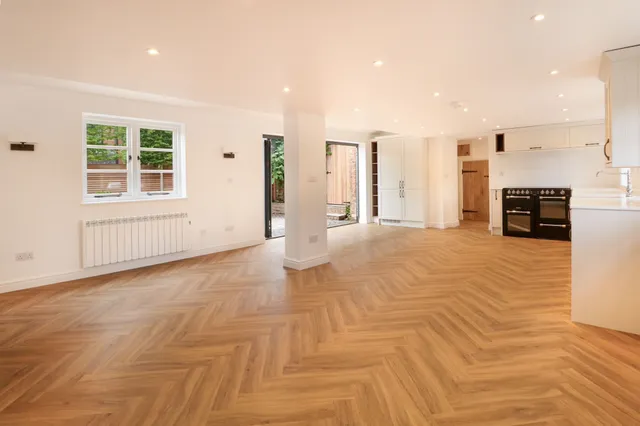 Hill View, Eydon, NN11