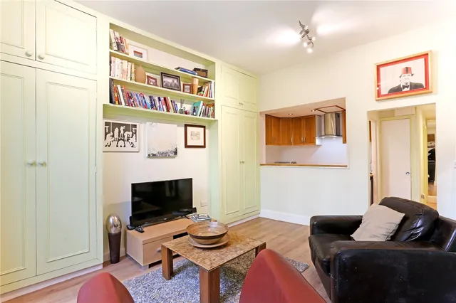 Alderney Street, London, SW1V