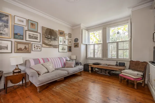 Ashleigh Road, London, SW14