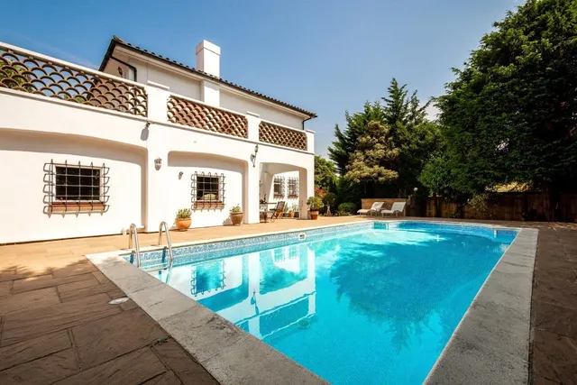 Totteridge Village, Totteridge, N20
