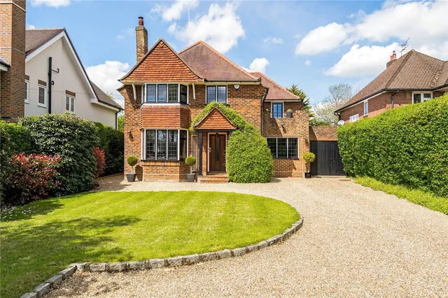 Burnham Avenue, Beaconsfield, HP9