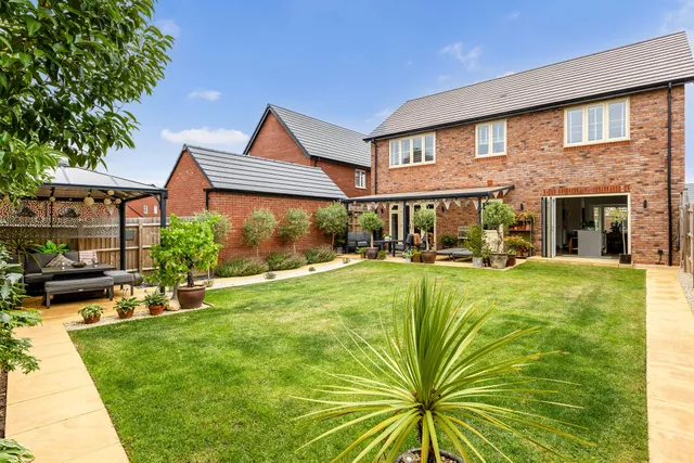 Olver Rd, Shackleton Village, CV37