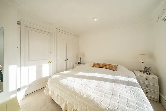 Beaufort Gardens, London, SW3
