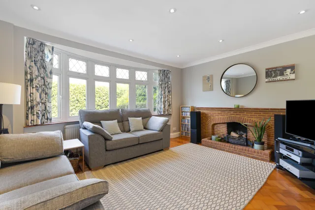 Epsom Road, Epsom, KT17