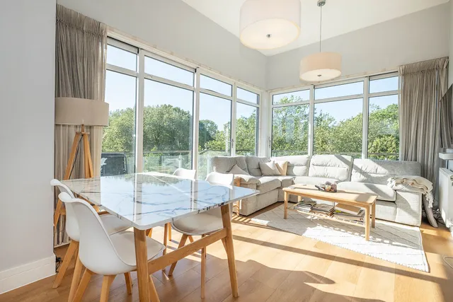 Blagrove Road, Teddington, TW11