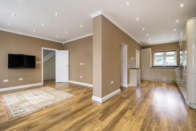 Rutland Gardens, Ealing, W13