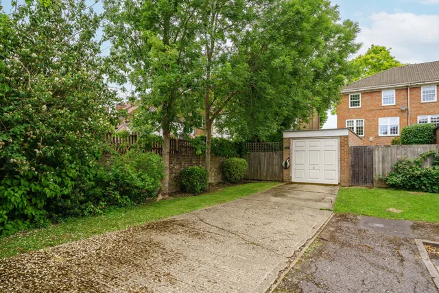 Woodville Gardens, Ealing, W5