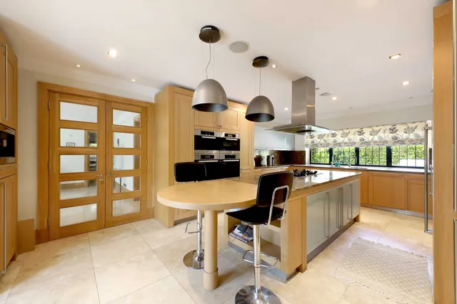 Burkes Road, Beaconsfield, HP9
