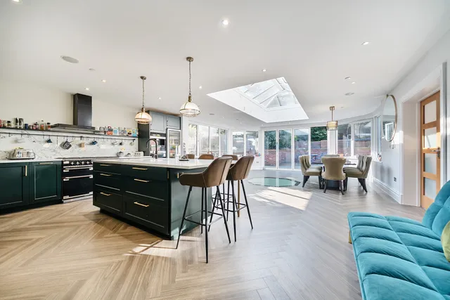Parkgate Crescent, Hadley Wood, EN4