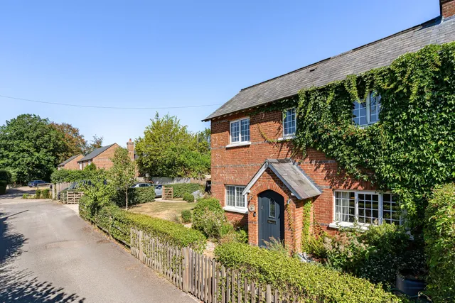 Adbury Road, Newbury, RG20