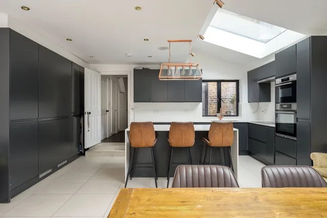 Fernhead Road, London, W9