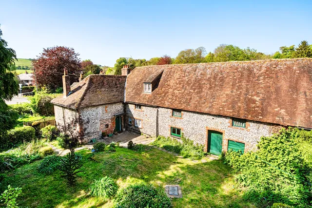 Charlton Road, Chichester, PO18