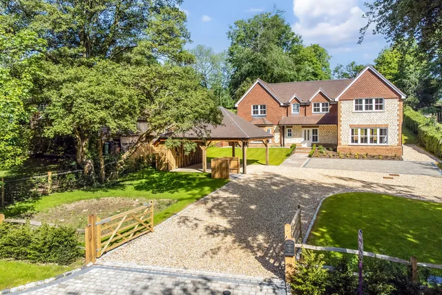 Wellhouse Road, Beech, GU34