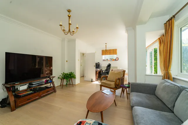 Chesterfield Road, London, W4