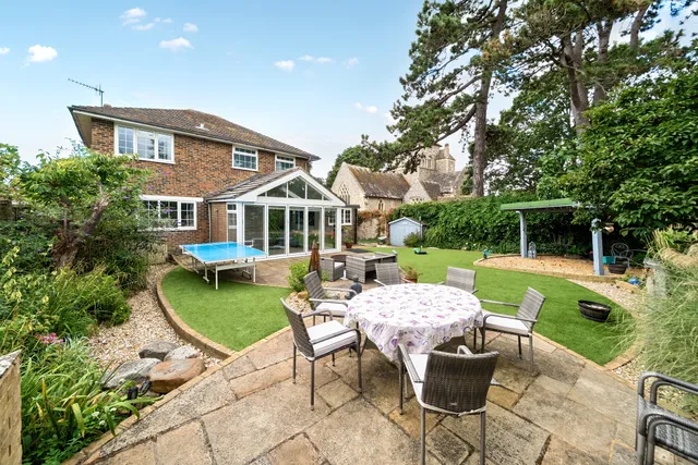 St. Nicolas Lane, Shoreham-By-Sea, BN43