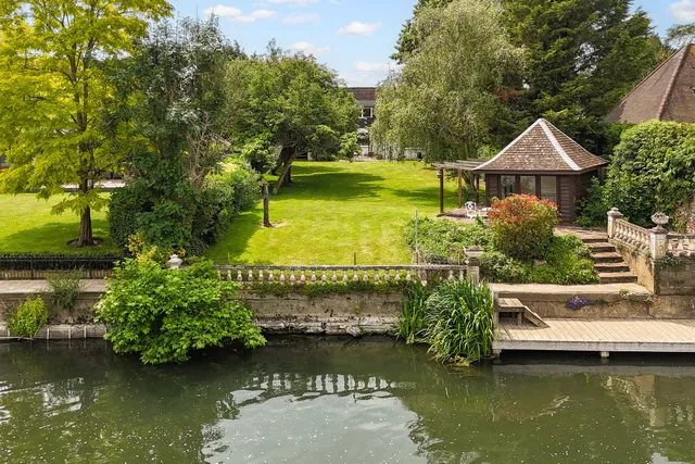 Quarrywood Road, Marlow, SL7
