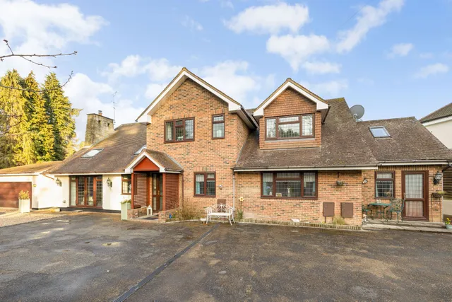 Deepdene Avenue, Dorking, RH5