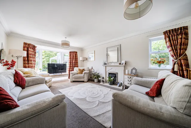 Greenacres Drive, Winchester, SO21