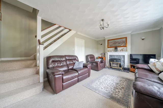 Glenhurst Close, Blackwater, GU17