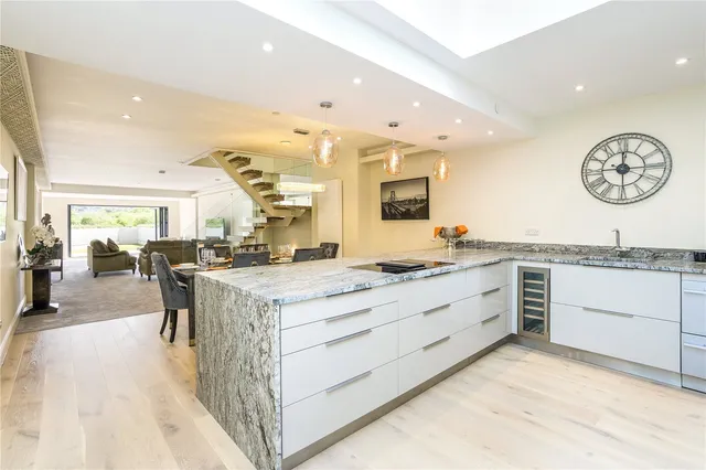 London Road West, BATH, BA1