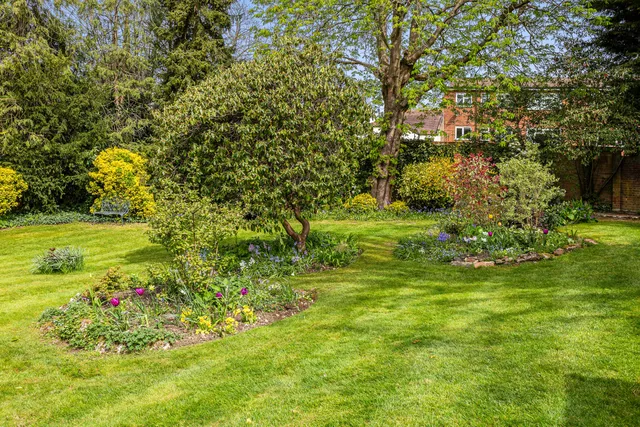 California Lane, Bushey Heath, WD23