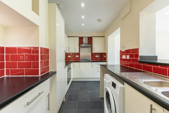 Bridges Road, Stanmore, HA7