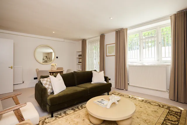 Crescent Grove, London, SW4