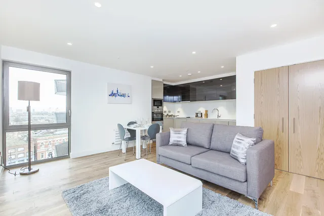 Barking Road, London, E16