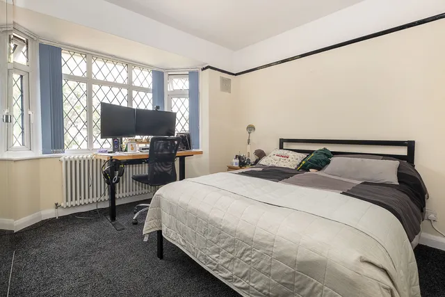 Robin Hood Way, London, SW15
